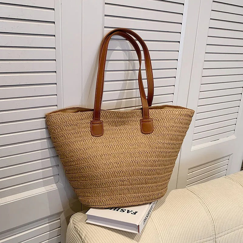 Bolso de paja con bandolera