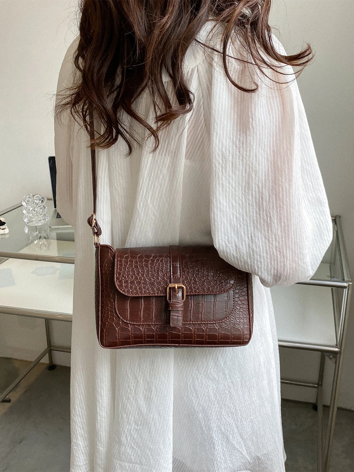 Bolso cruzado con estampado de rombos