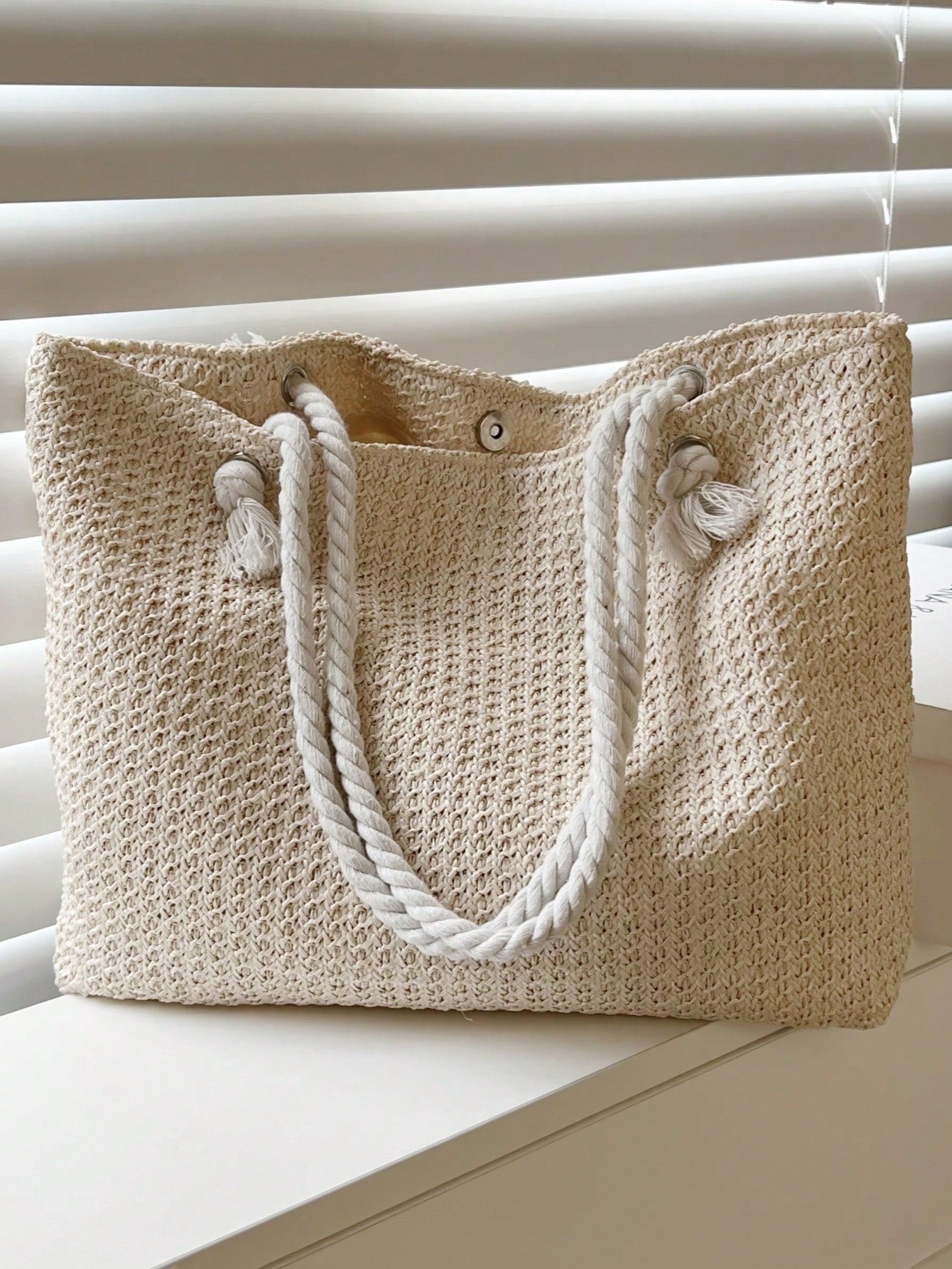 Bolso bandolera de mimbre