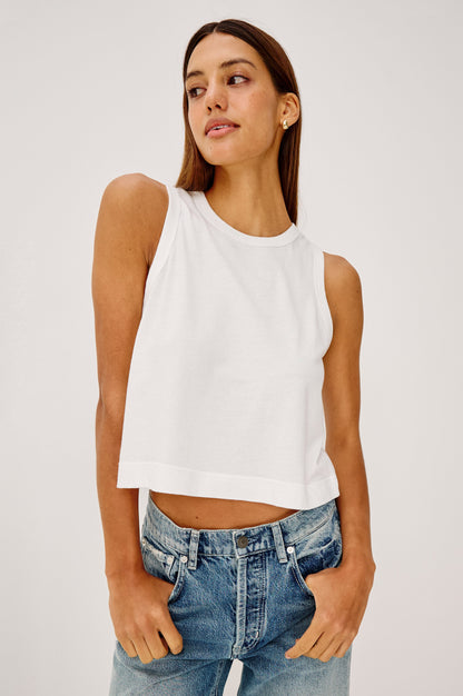 Top Mia White