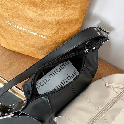 Bolso bandolera con detalles