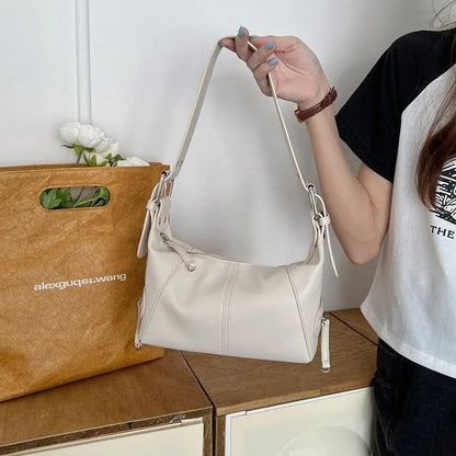 Bolso bandolera con detalles