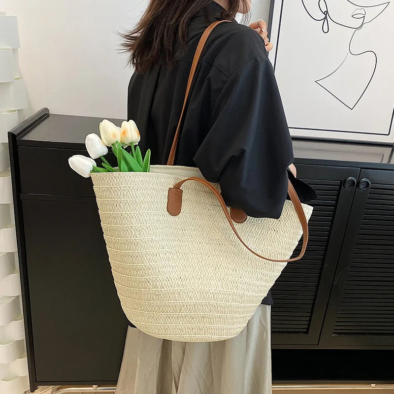 Bolso de paja con bandolera