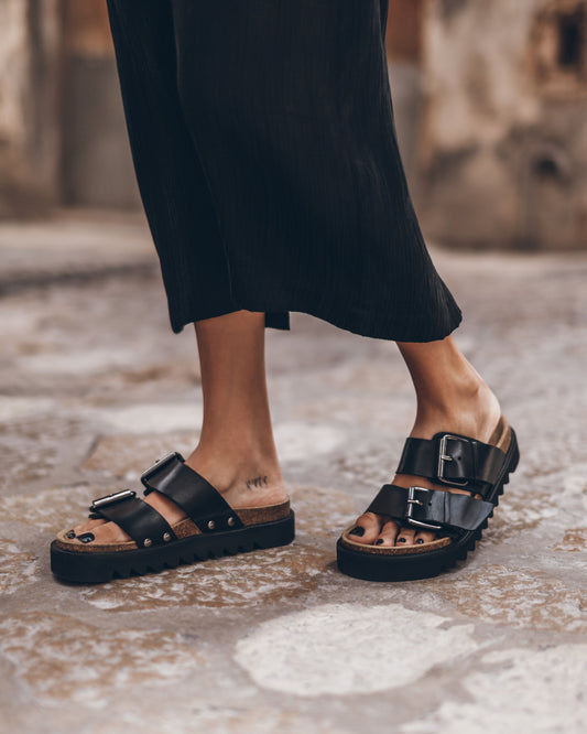 Sandalias de cuero con hebilla